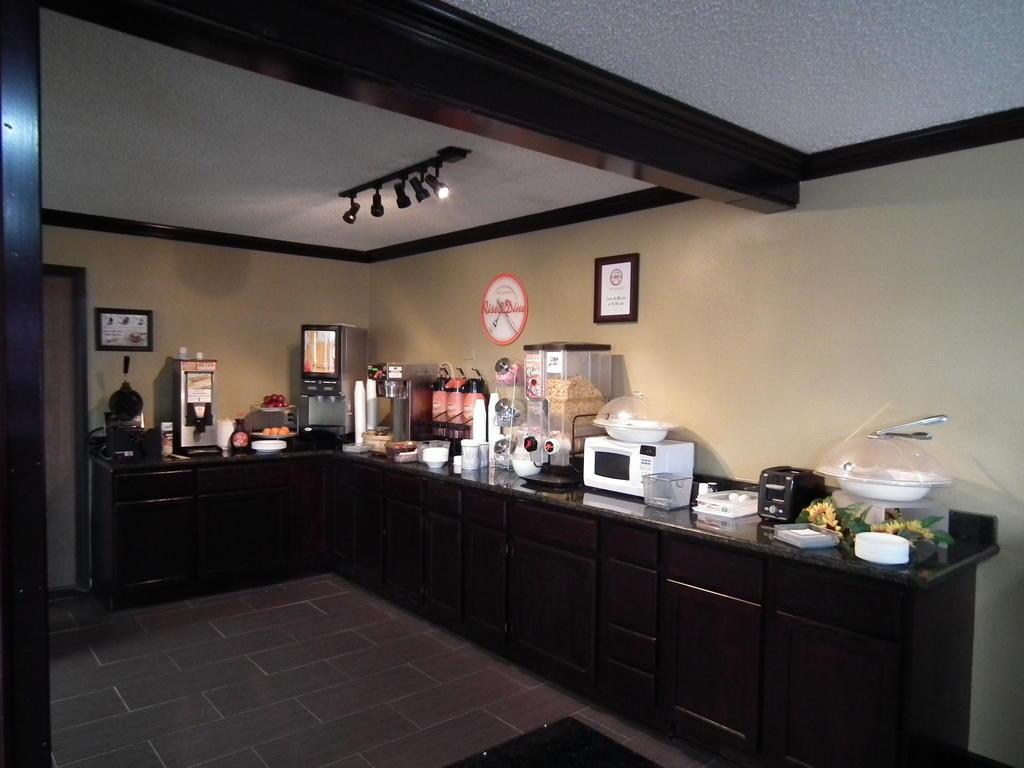 Howard Johnson By Wyndham Near Schlitterbahn New Braunfels Extérieur photo