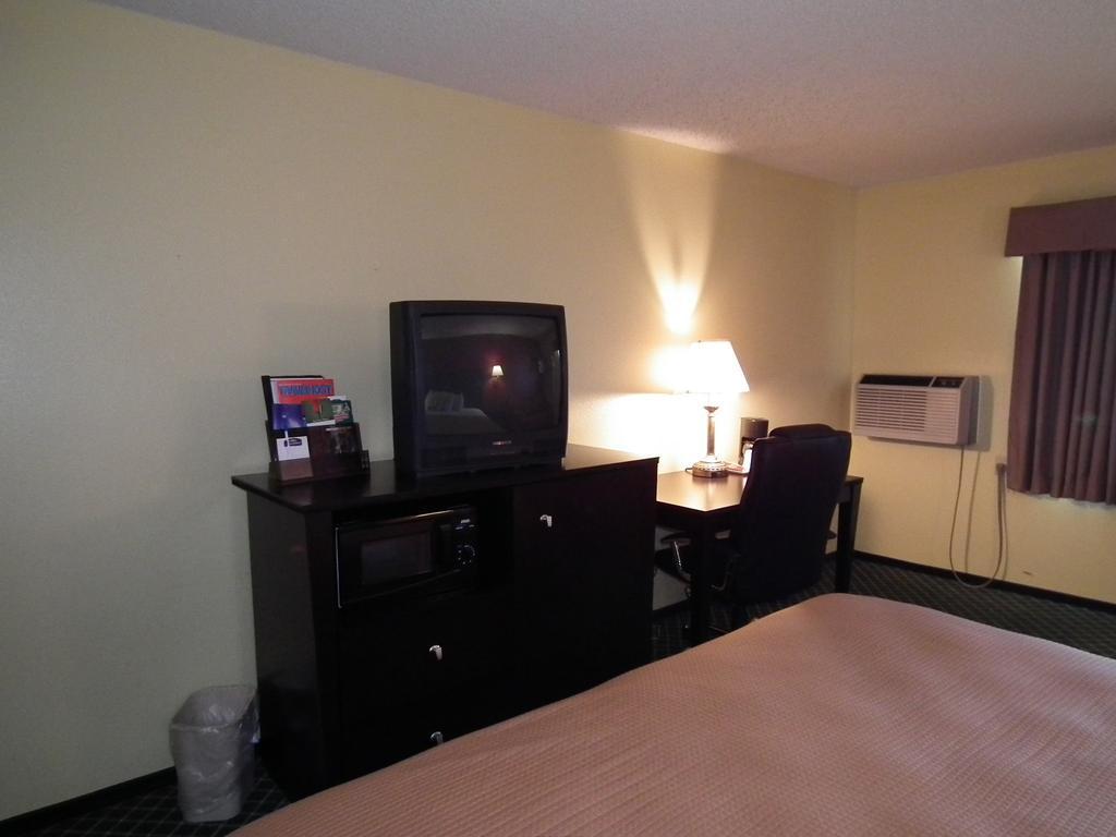Howard Johnson By Wyndham Near Schlitterbahn New Braunfels Extérieur photo