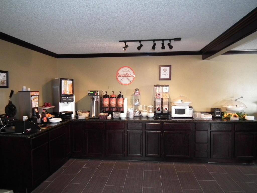 Howard Johnson By Wyndham Near Schlitterbahn New Braunfels Extérieur photo