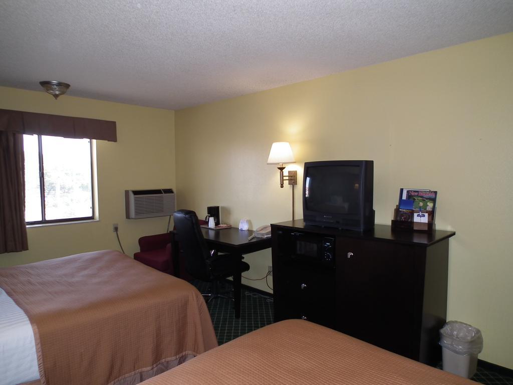 Howard Johnson By Wyndham Near Schlitterbahn New Braunfels Extérieur photo
