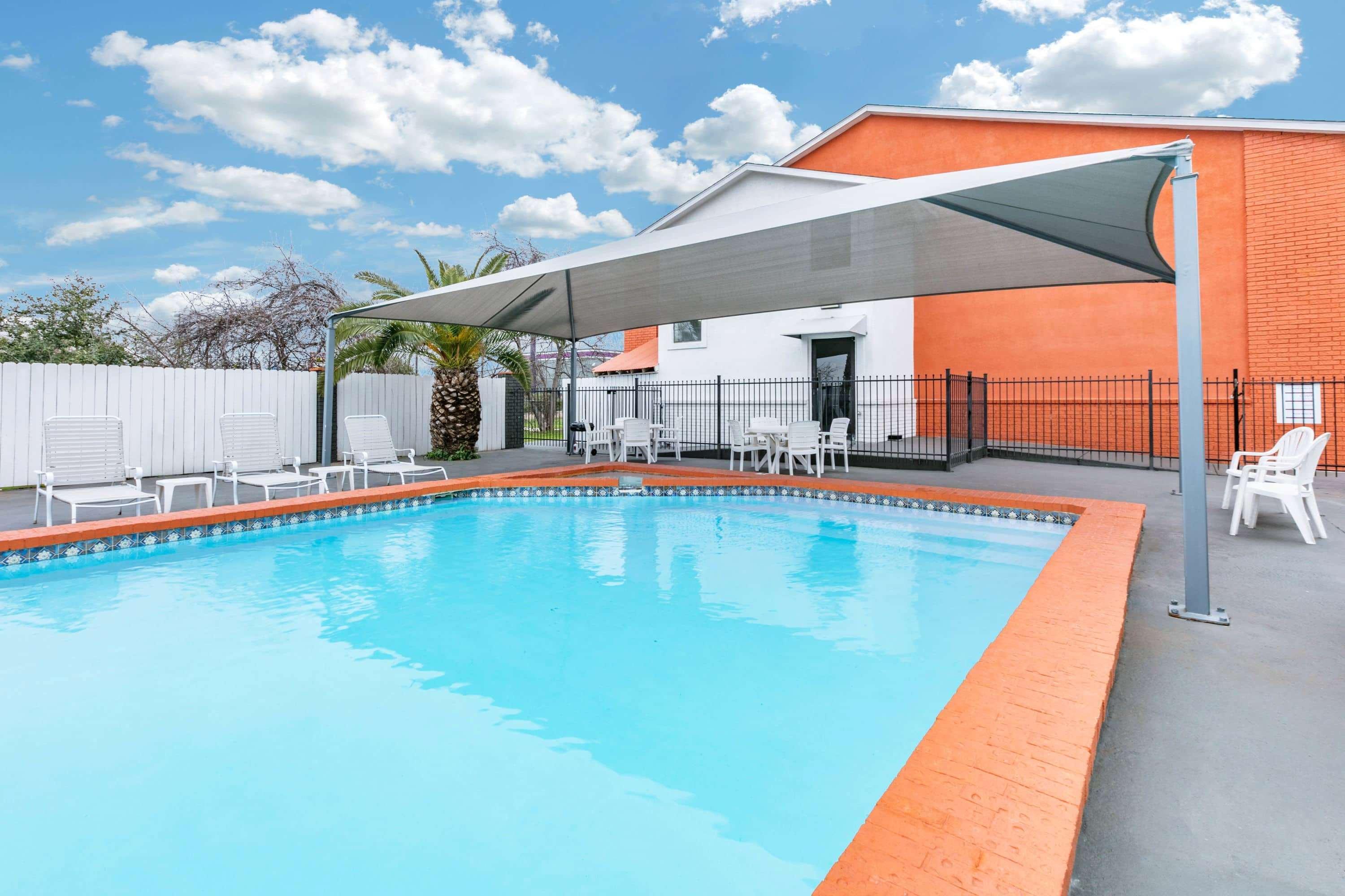 Howard Johnson By Wyndham Near Schlitterbahn New Braunfels Extérieur photo
