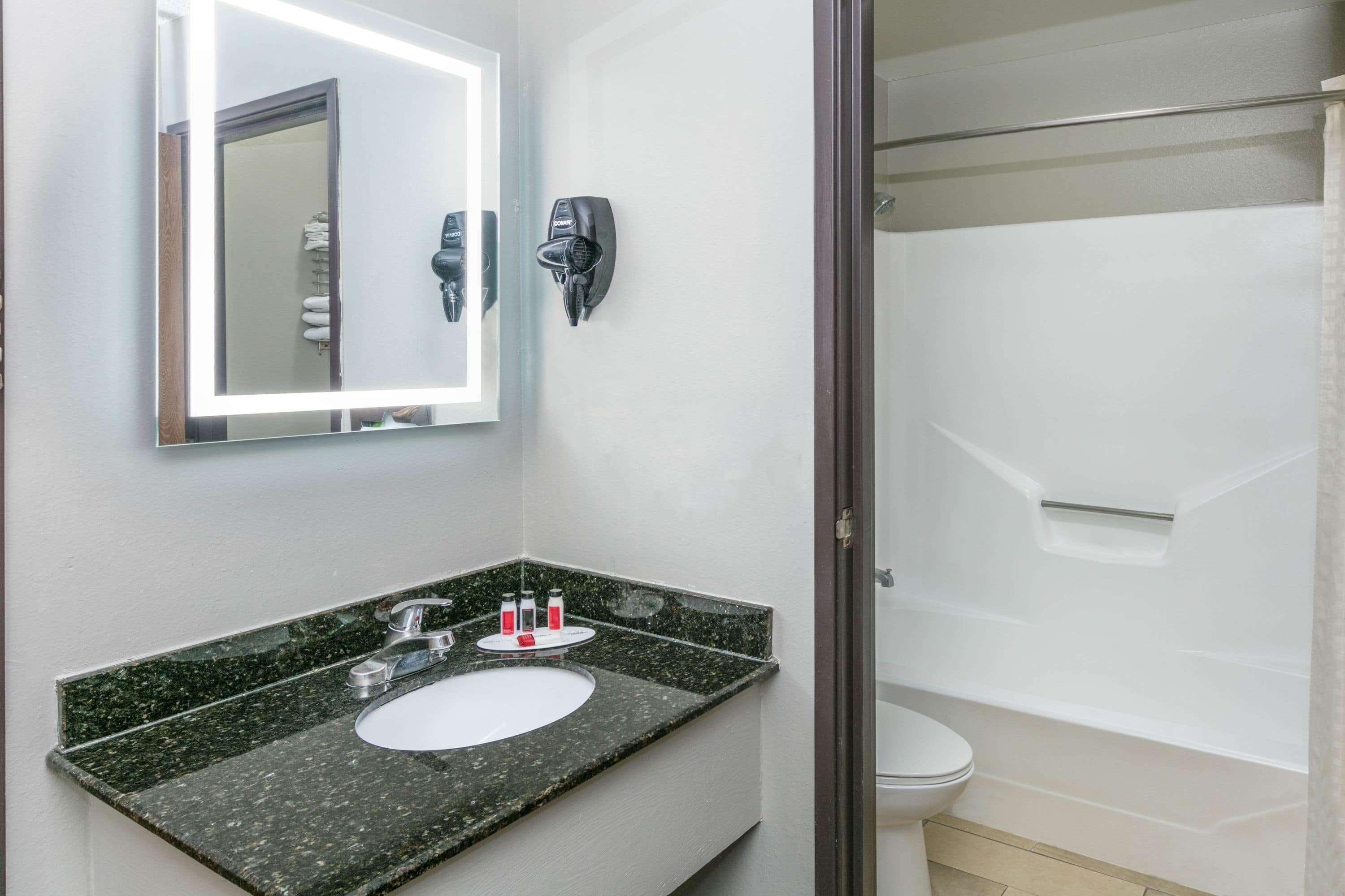 Howard Johnson By Wyndham Near Schlitterbahn New Braunfels Extérieur photo