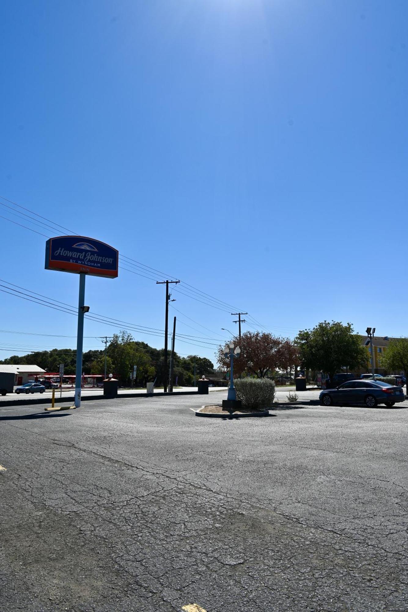 Howard Johnson By Wyndham Near Schlitterbahn New Braunfels Extérieur photo