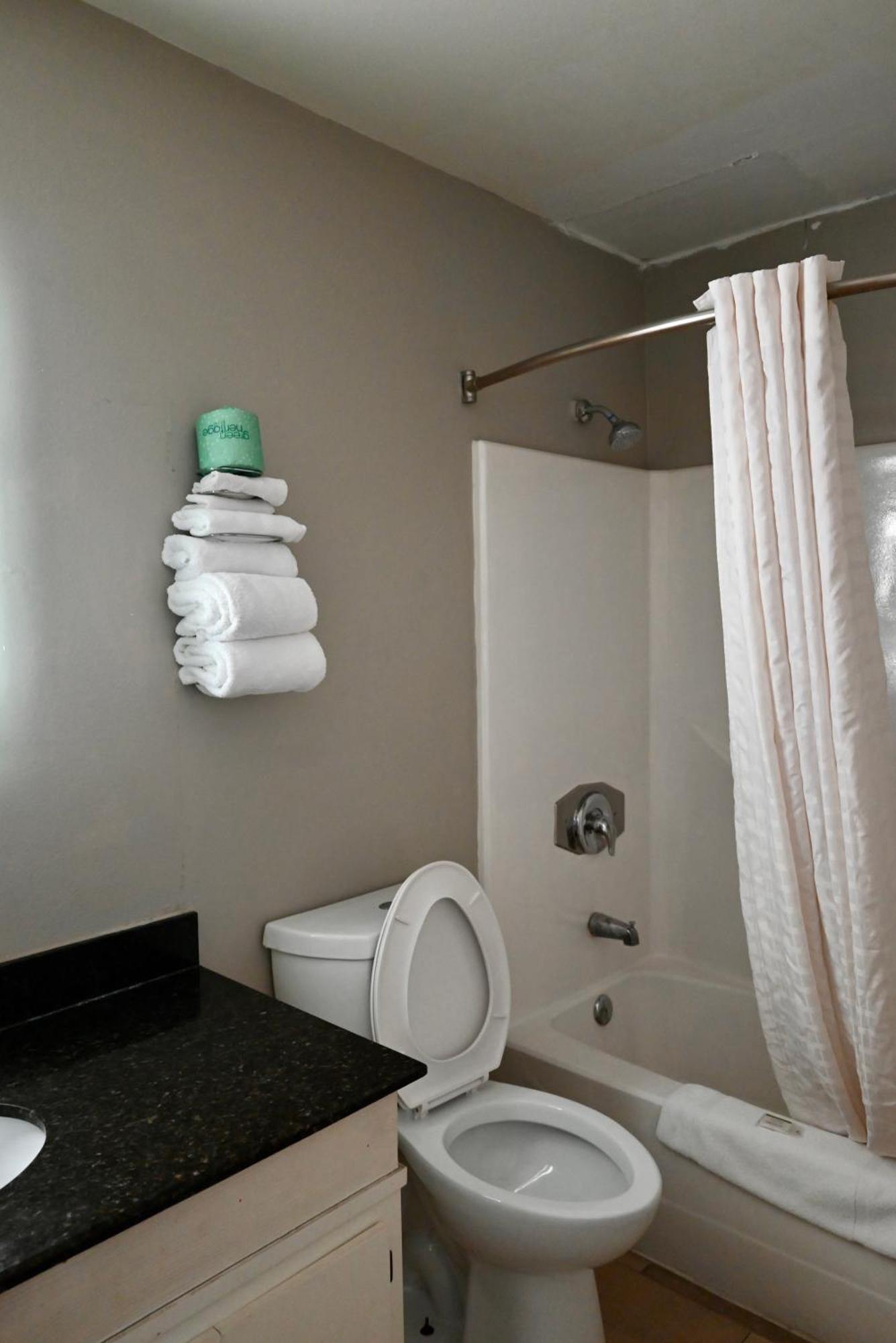 Howard Johnson By Wyndham Near Schlitterbahn New Braunfels Extérieur photo